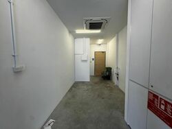 North Bridge Road (D7), Retail #553686231